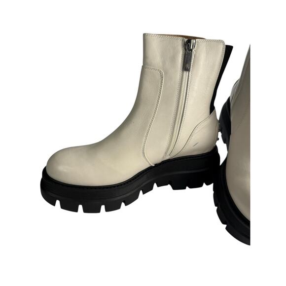 Aquatalia Skyler Water Resistant Lug Sole Platform Boot Off White Size 8 NWOB - Picture 3 of 13